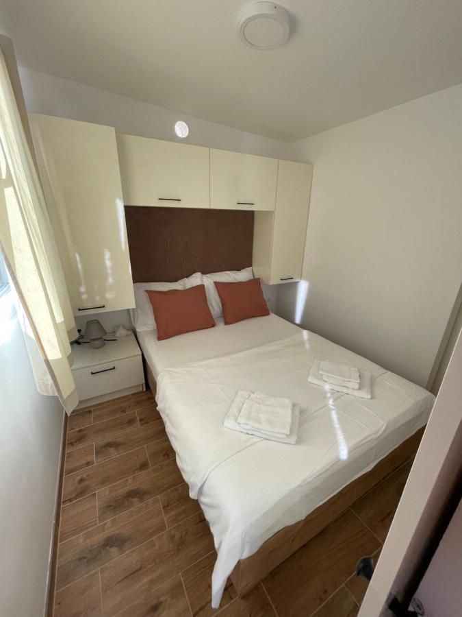 Kamp Karla & Bruno Hotel Sveti Filip i Jakov Exterior photo